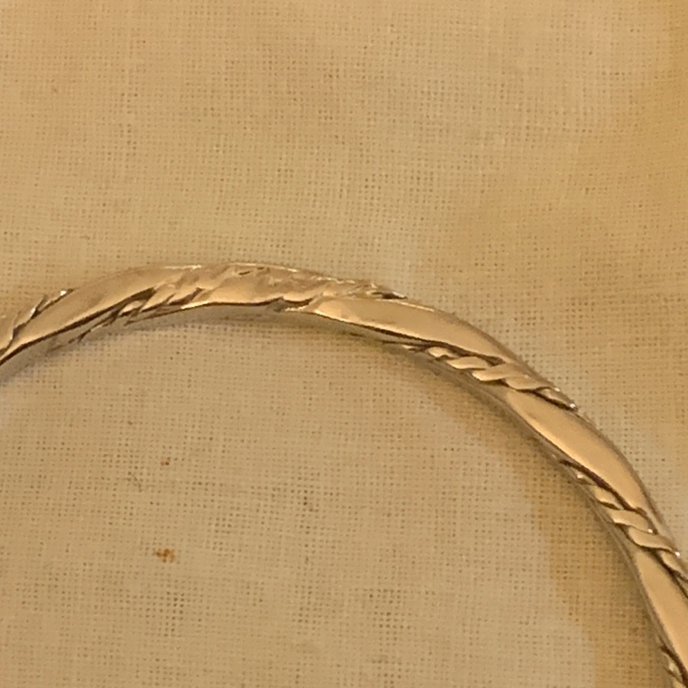 Vintage Monet Bracelet Twisted Bangle - Silver Tone - Vintage Signed - Picture 5 of 7